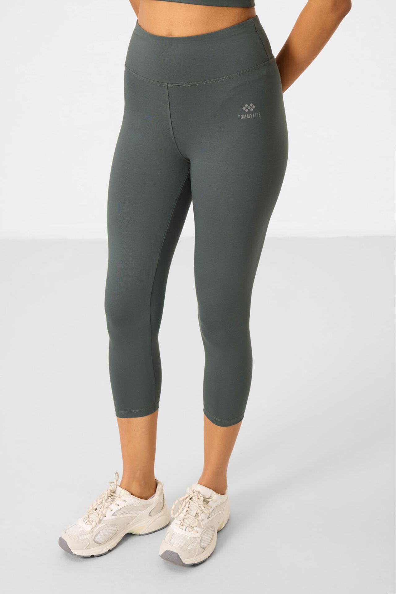 TOMMY Cotton Elastane Capri T-Shirt and Leggings Set 5