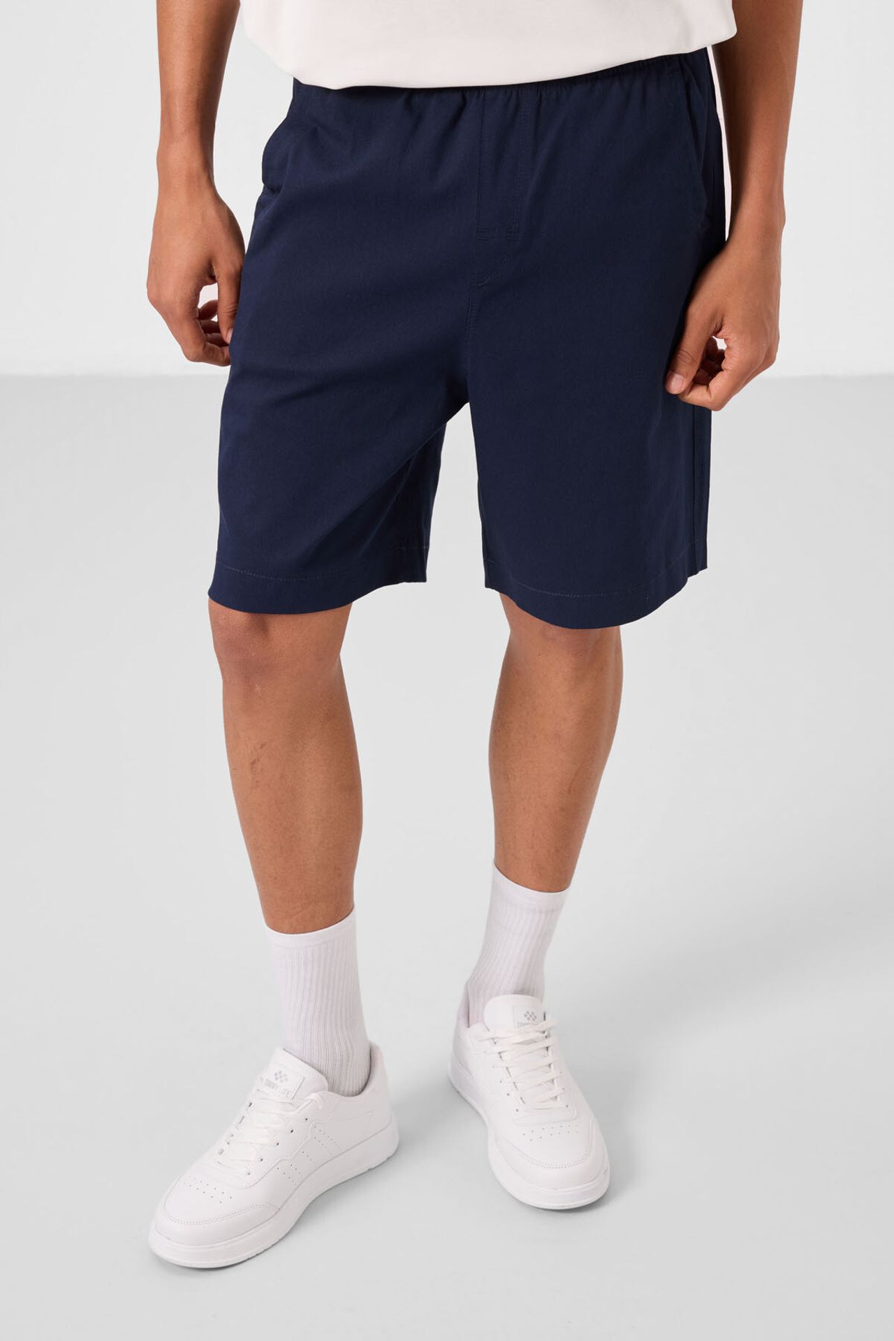 TOMMY Men's Regular Fit Chino Shorts 4