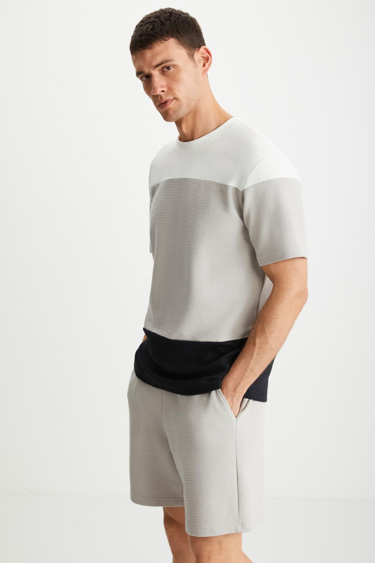 GRIMELANGE Short-Sleeve Crew Neck T-Shirt 4