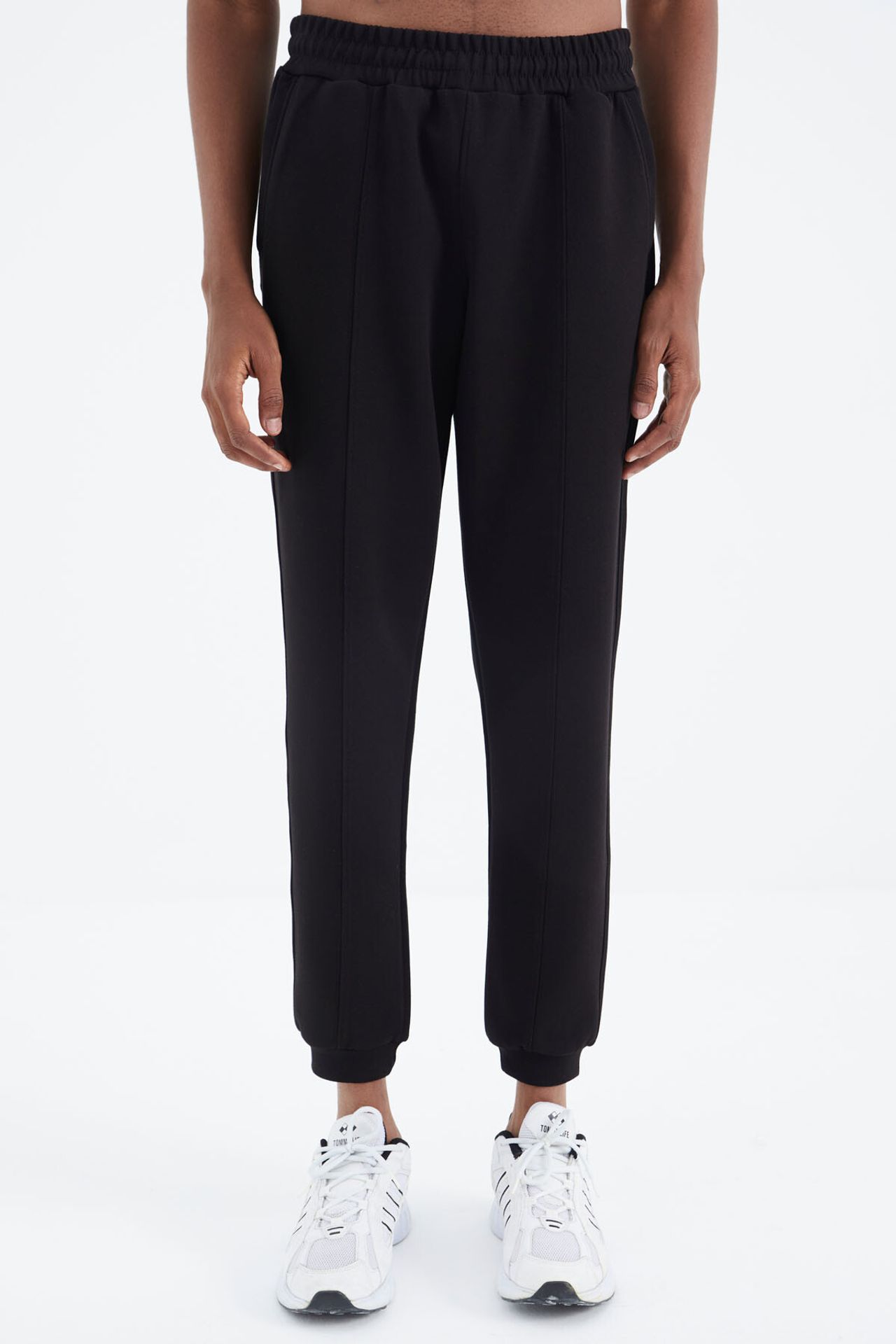 TOMMY Men's Regular-Fit 3-Thread Fleece Sweatpants 2
