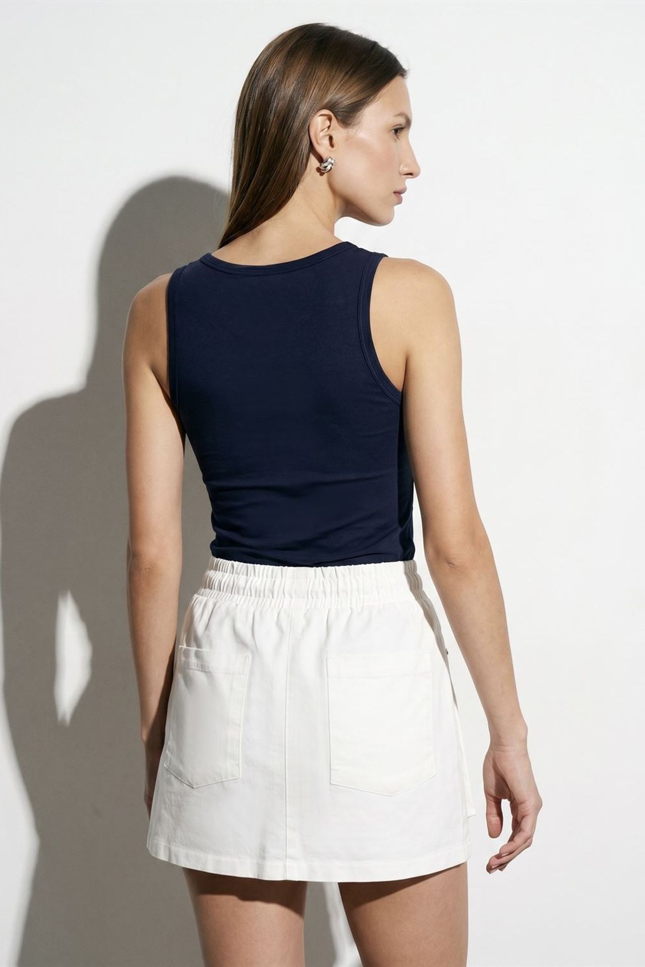 DILVIN Embroidered Sleeveless Slim-Fit Jersey Blouse 2