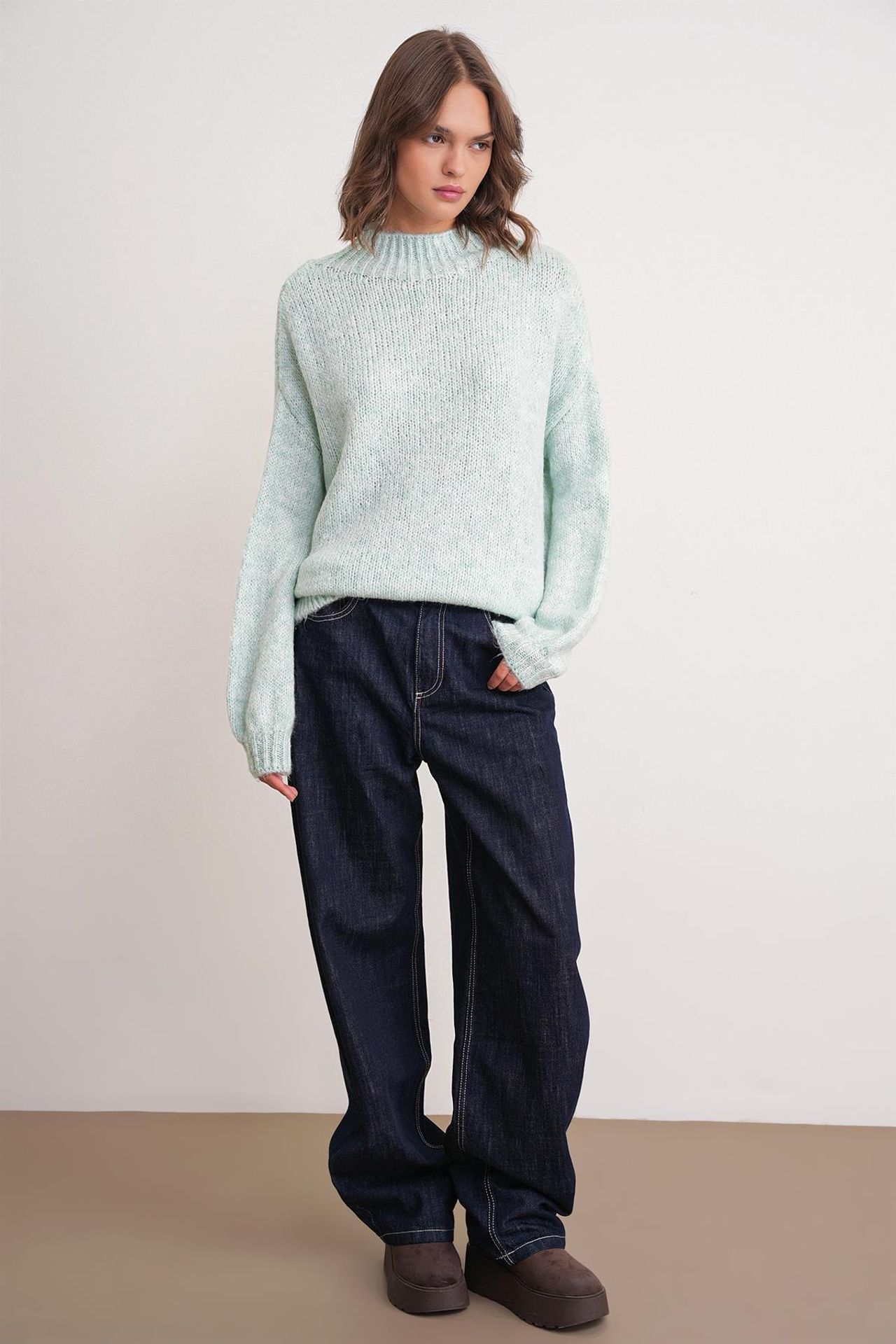 Mixray Relaxed Fit Crew Neck Thick Knit Sweater 2