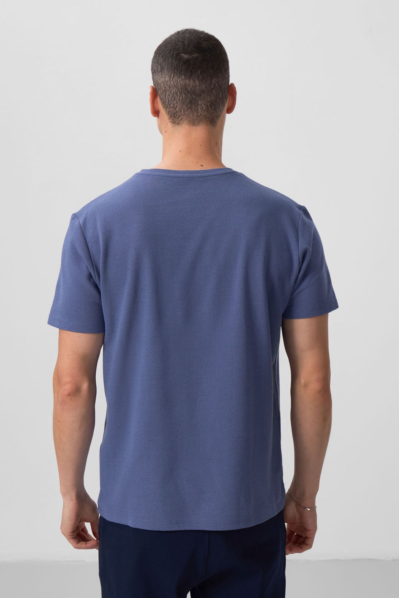 TOMMY Men's Regular Fit Crew Neck T-Shirt 5