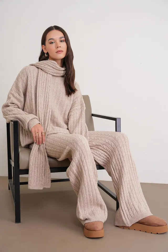 MIXRAY Oversized Hair Braid Patterned Knitwear Co-Ord Set