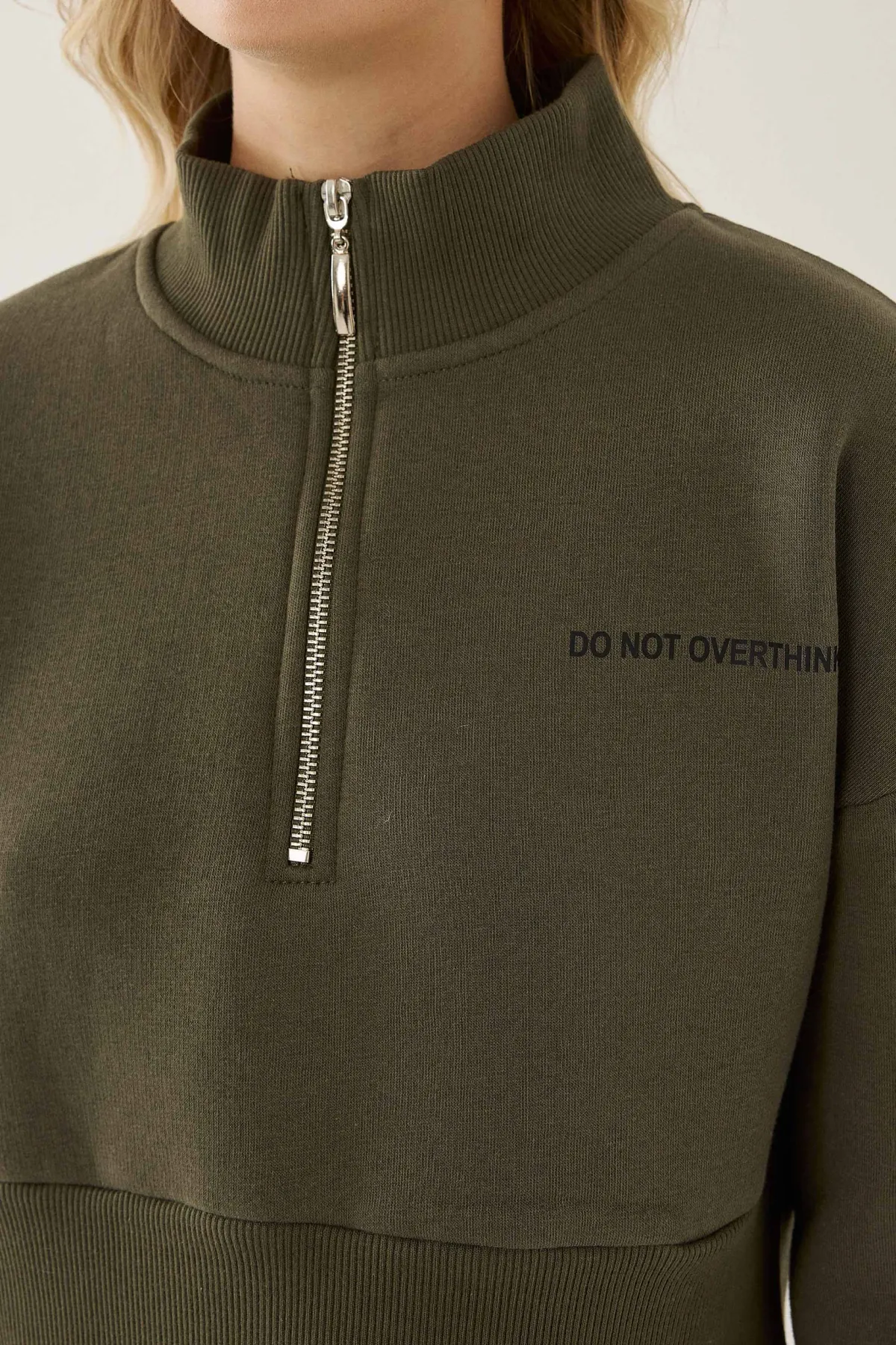 Zipper Collar Crop Slogan Sweatshirt 5