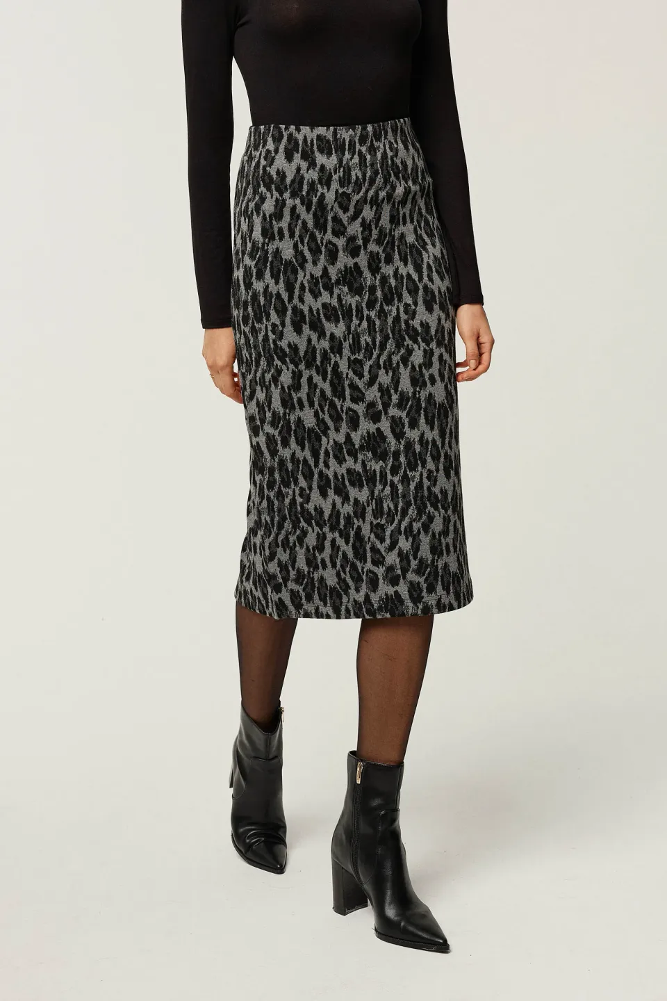 Slim Fit Leopard Print Midi Skirt