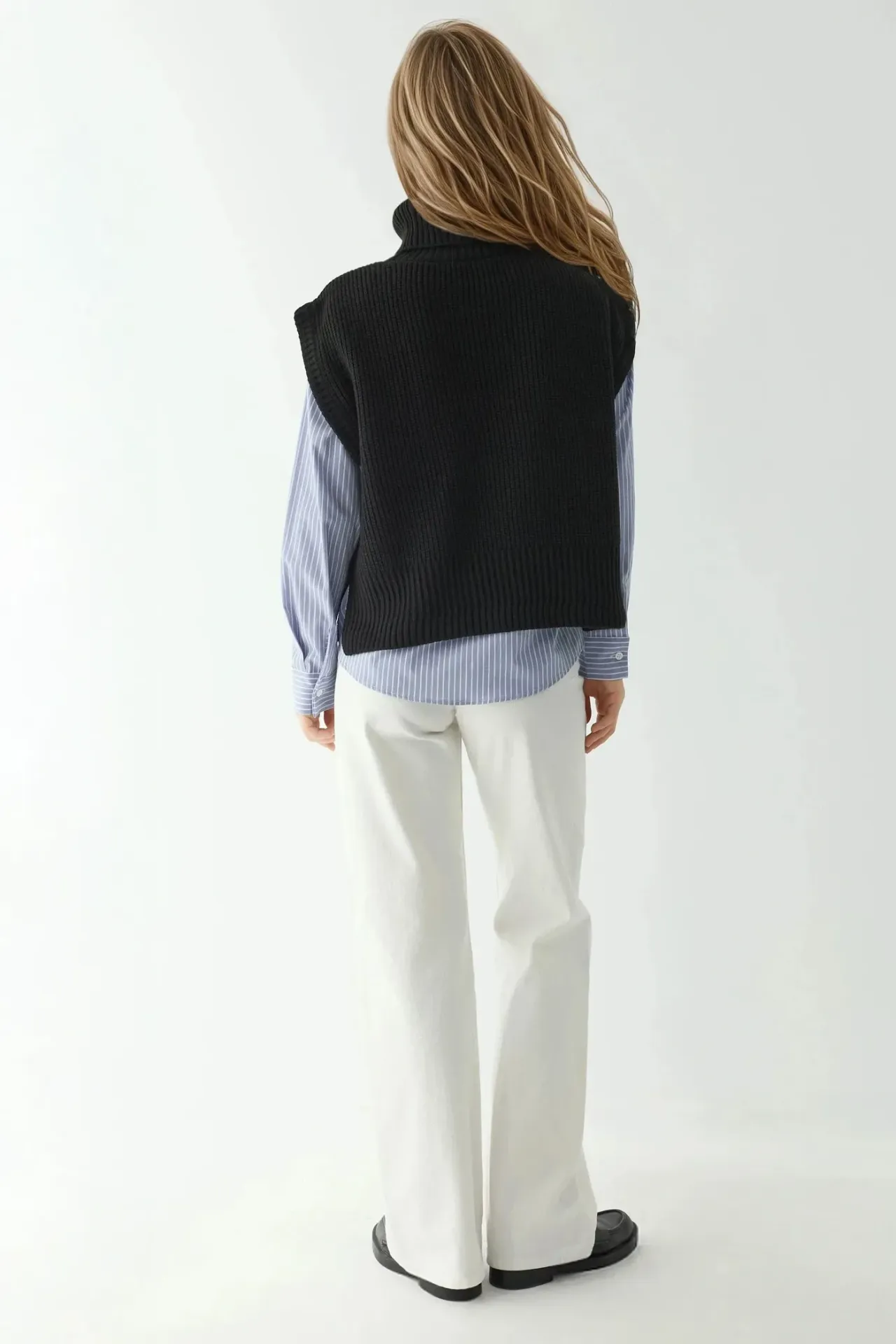 Relaxed Fit Turtleneck Sweater Vest 4