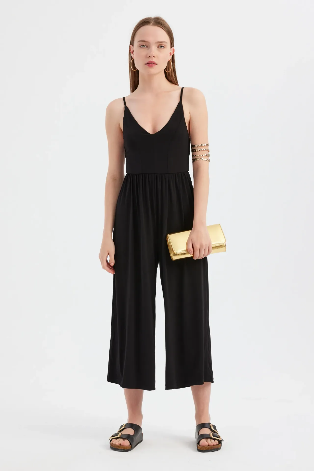 Solid Wide-Leg Jumpsuit with V-Shaped Front