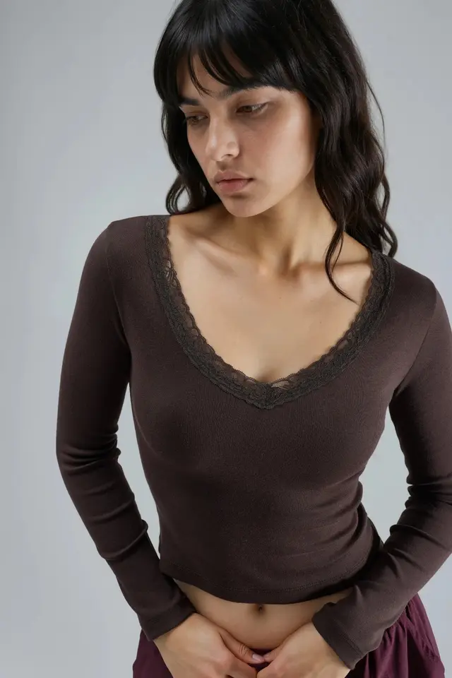 BUSEM Slim Fit V-Neck Blouse with Lace Detail