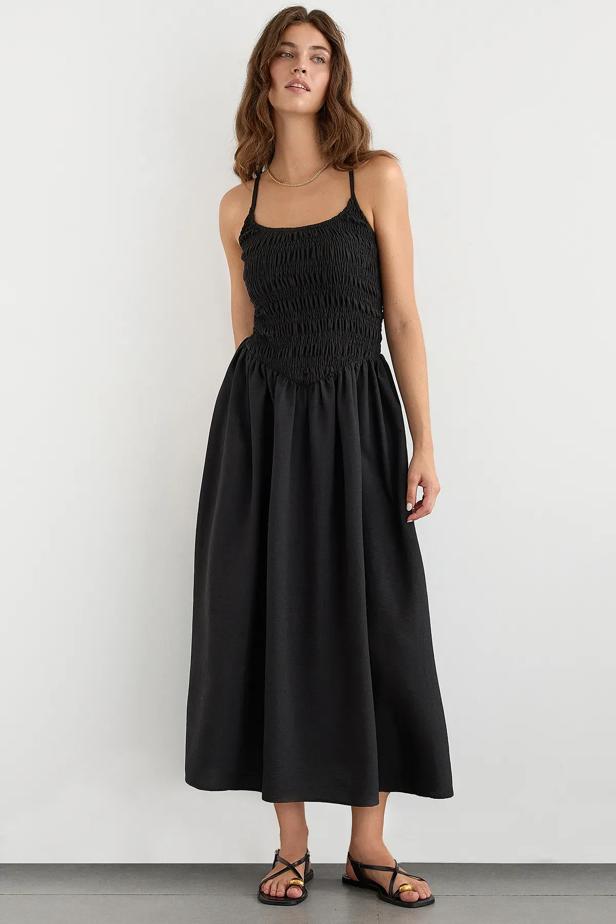 Sleeveless Smocked Midi Dress with Strap Detail 3