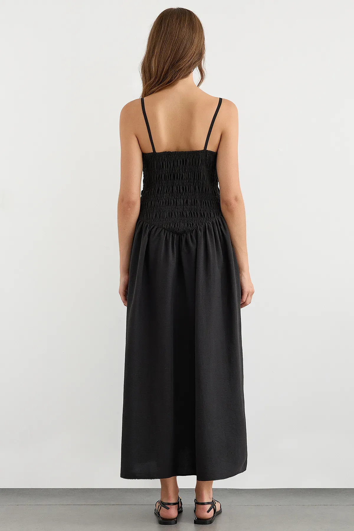 Sleeveless Smocked Midi Dress with Strap Detail 4