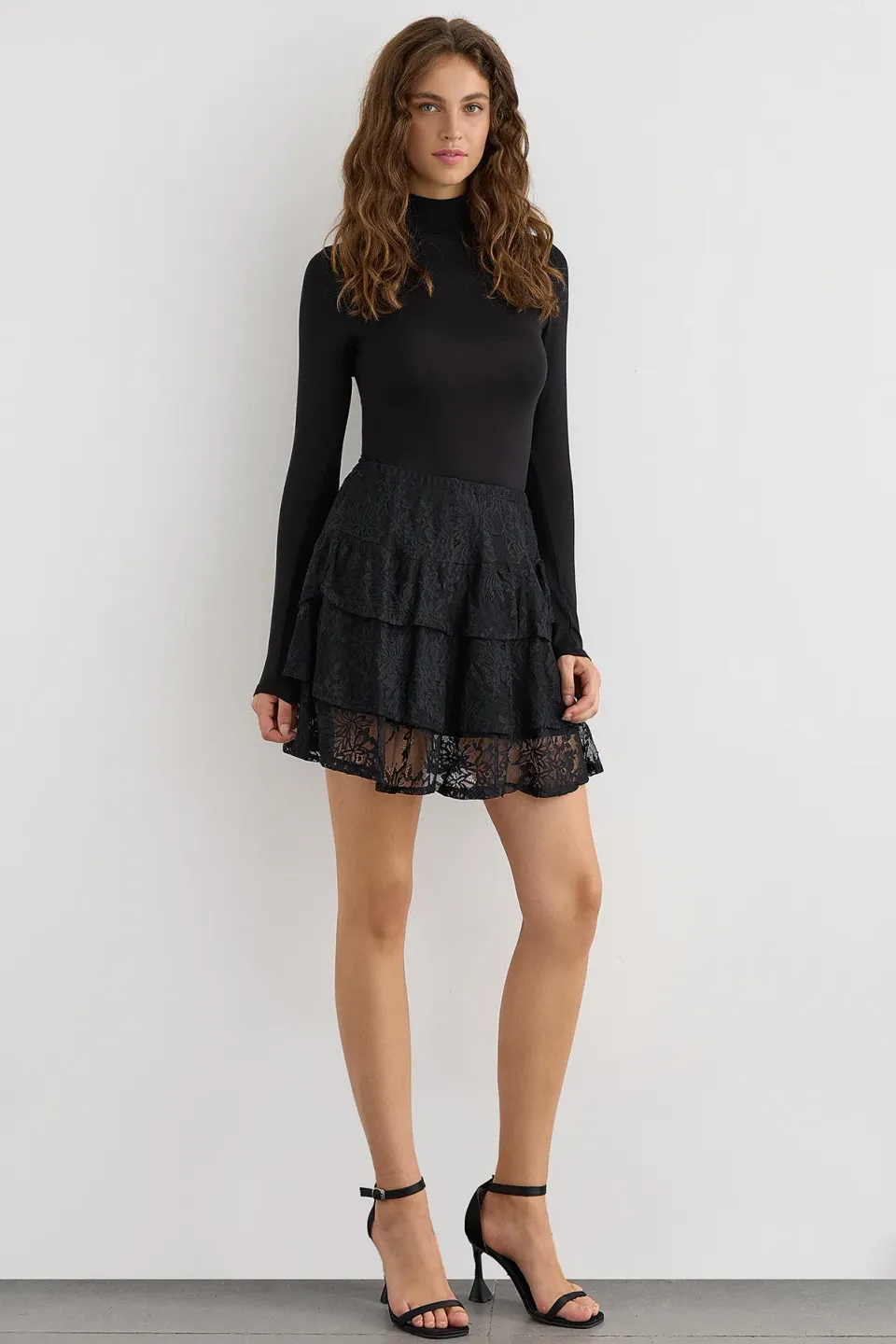 Ruffled Lace Elastic Waist Mini Skirt