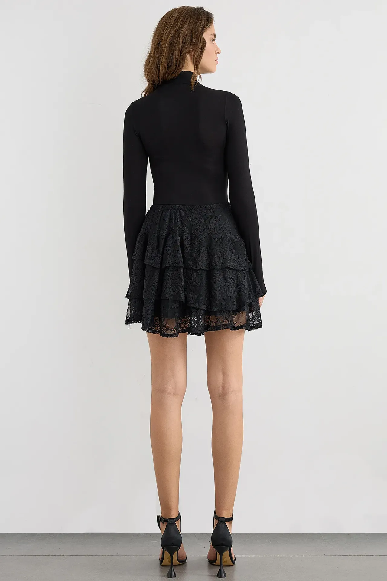 Ruffled Lace Elastic Waist Mini Skirt