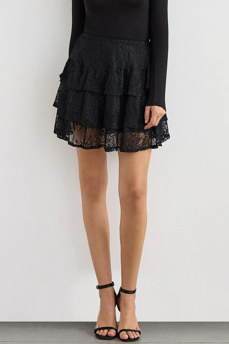 Ruffled Lace Elastic Waist Mini Skirt