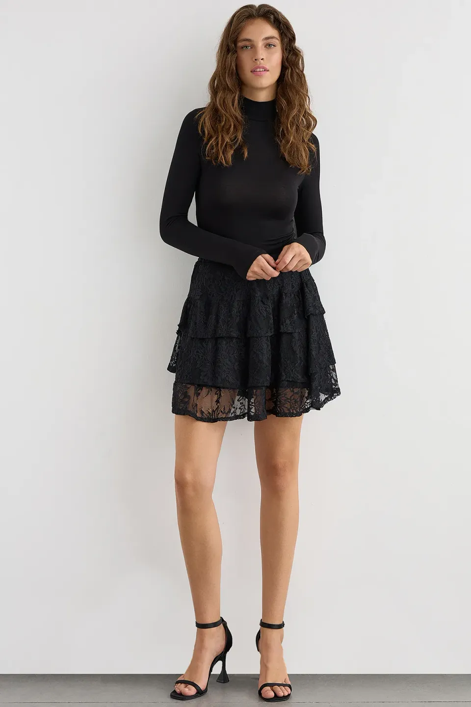 Ruffled Lace Elastic Waist Mini Skirt