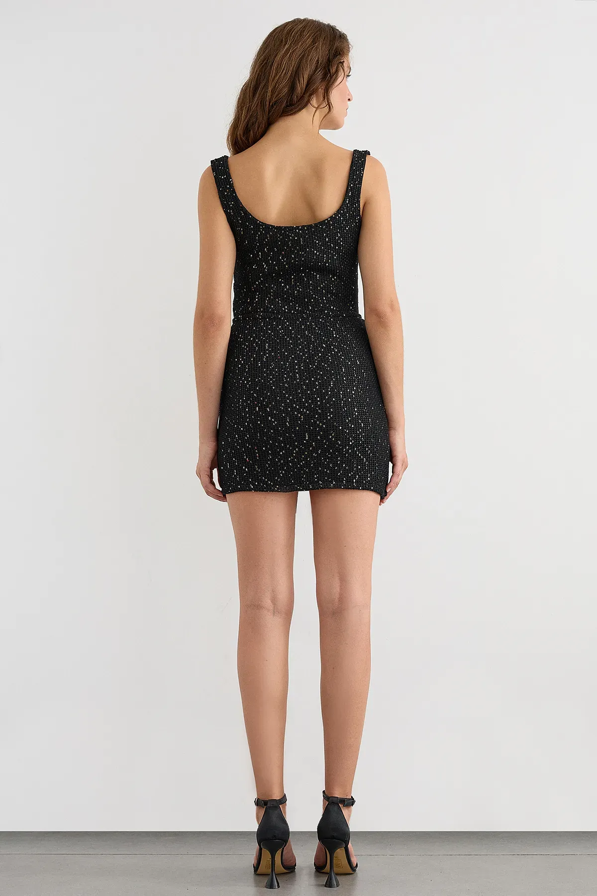 Sequin Knitted Wrap Skirt with Seamless Hem and Belt 4