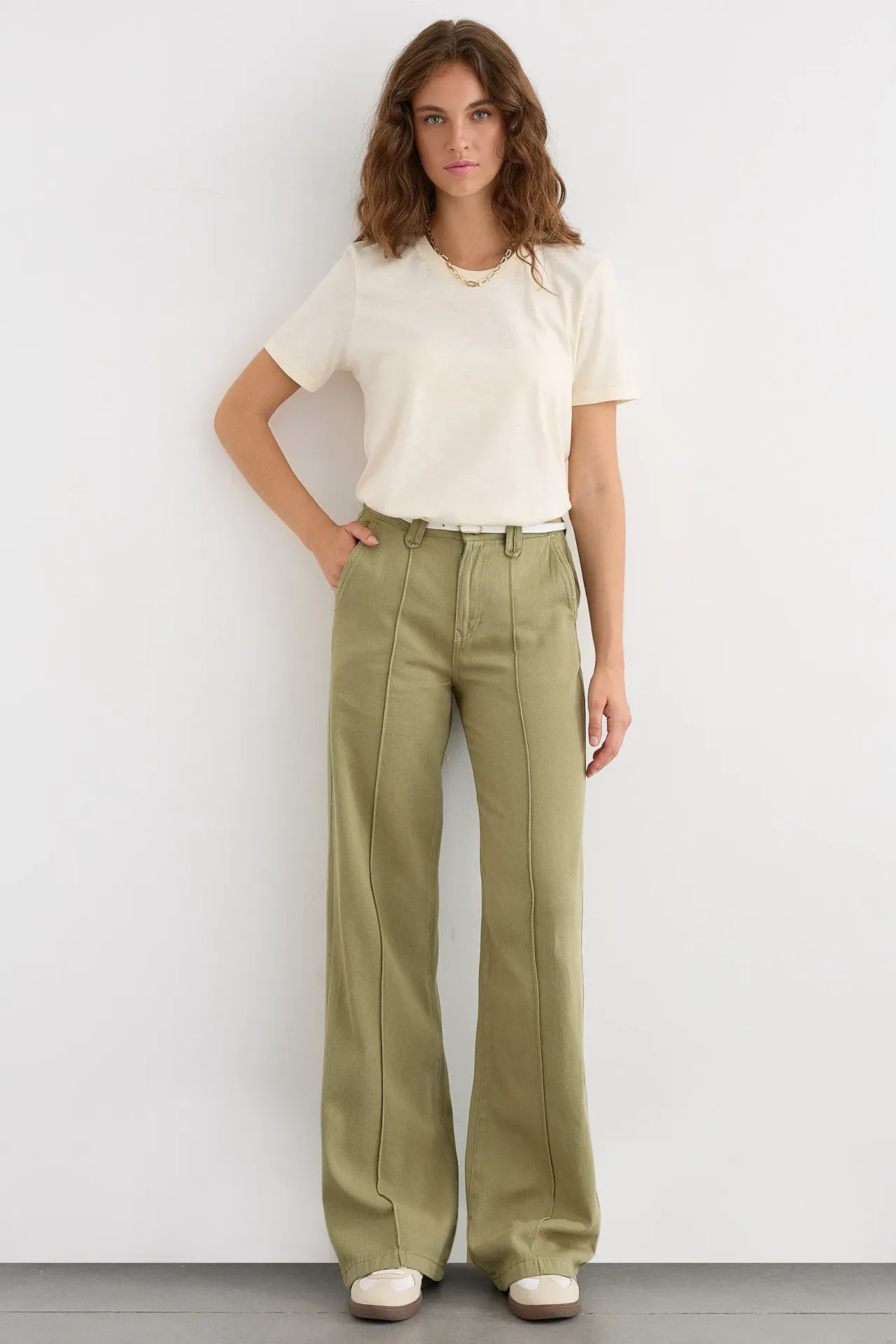Mid-Rise Wide-Leg Pants with Pintuck Detail