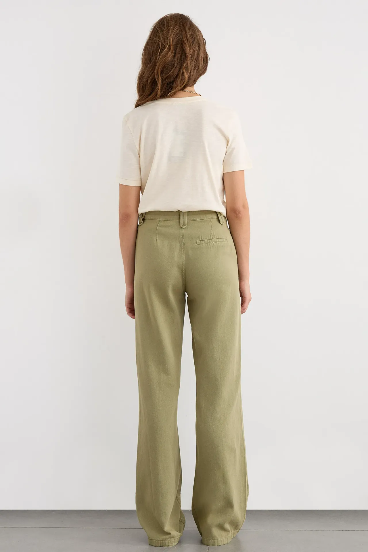 Mid-Rise Wide-Leg Pants with Pintuck Detail