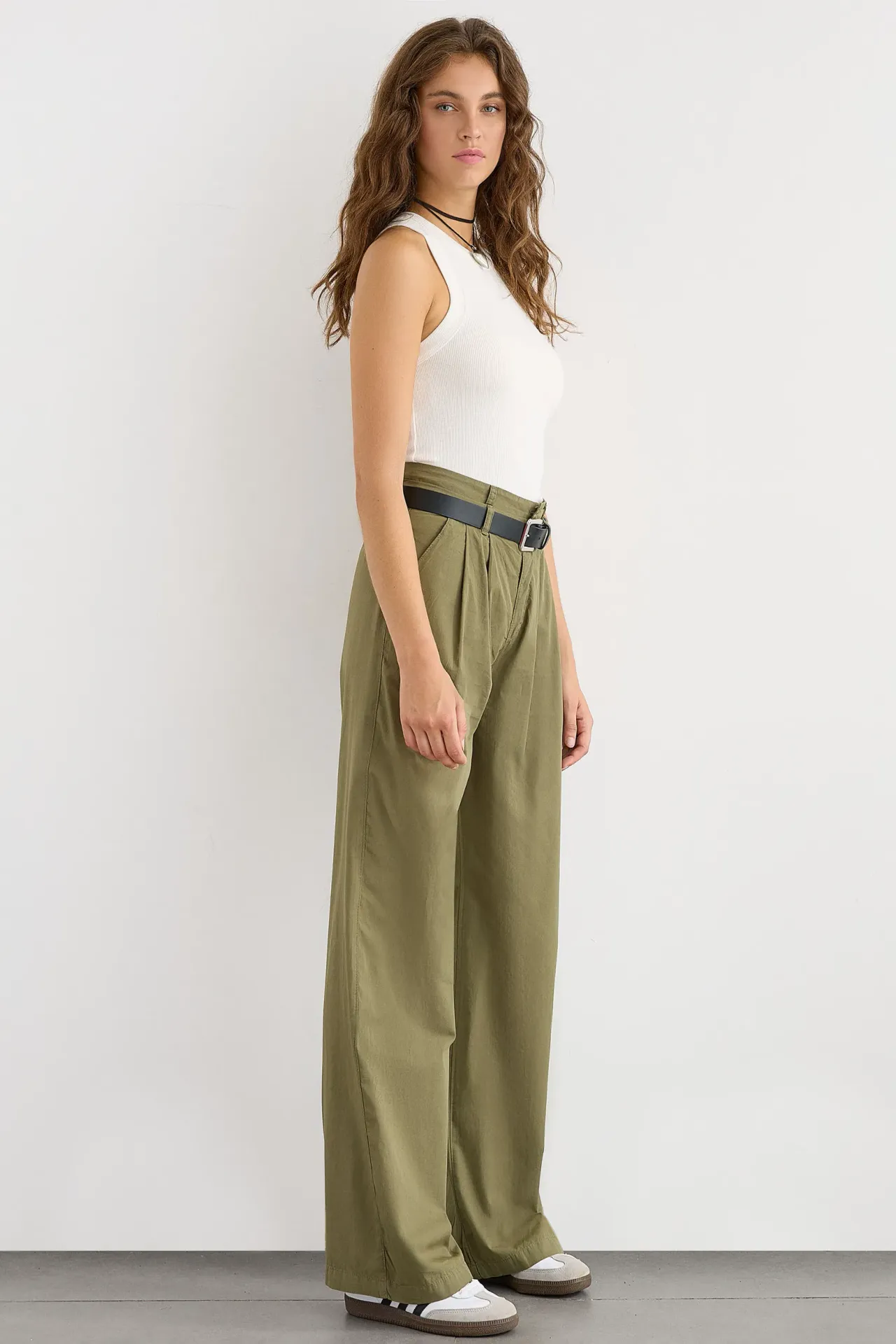 High-Waist Pleated Straight-Leg Pants with Waist Detail