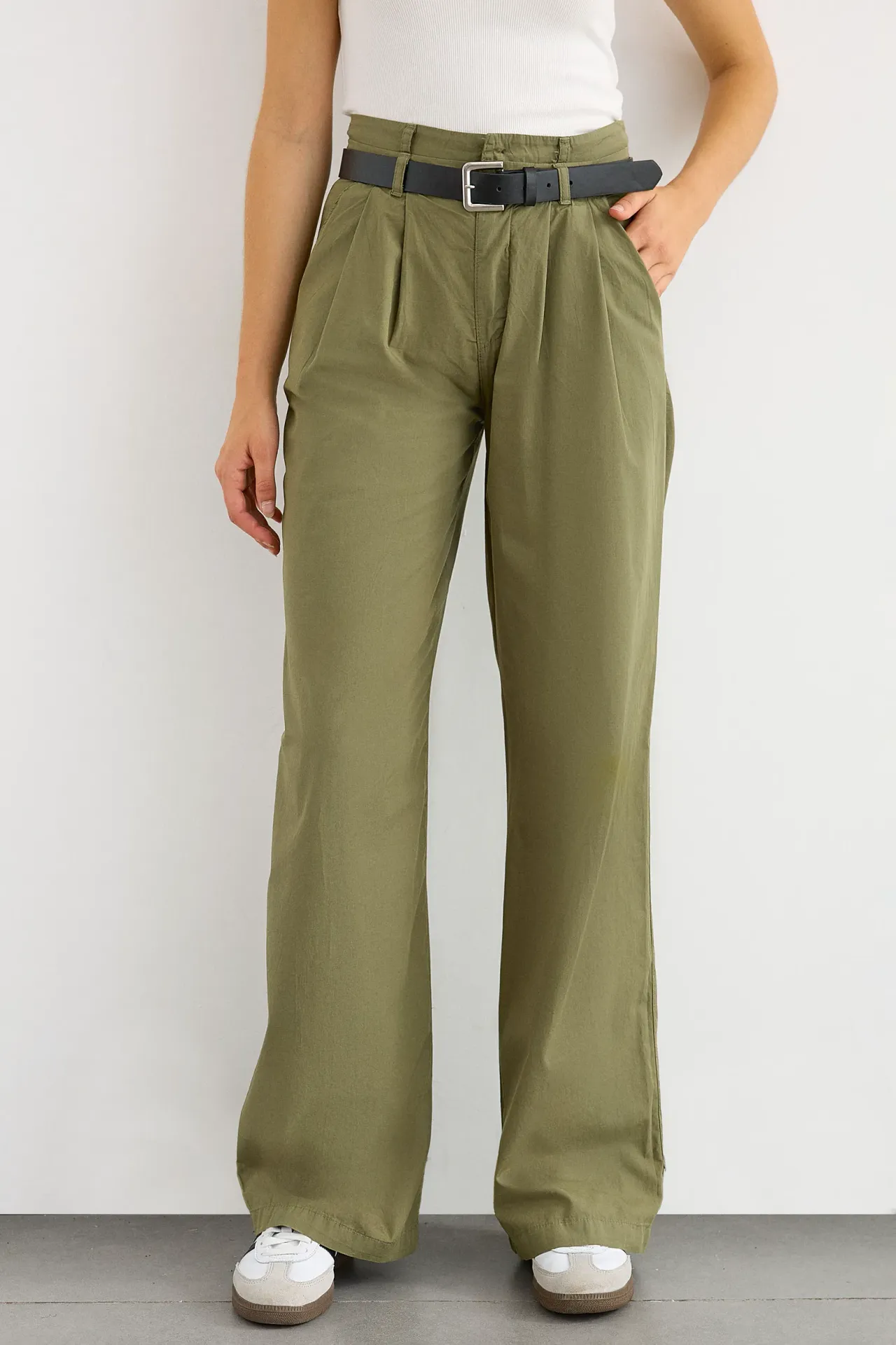 High-Waist Pleated Straight-Leg Pants with Waist Detail