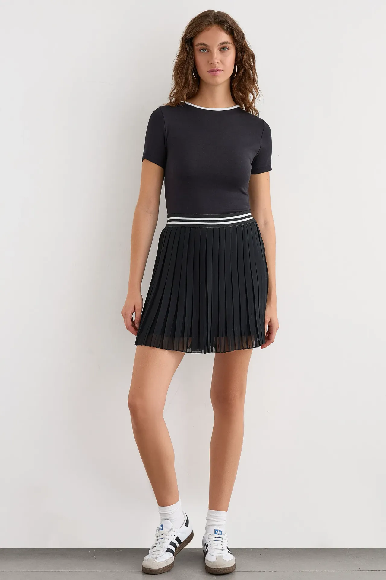 Basic Jersey Tee with Open Back