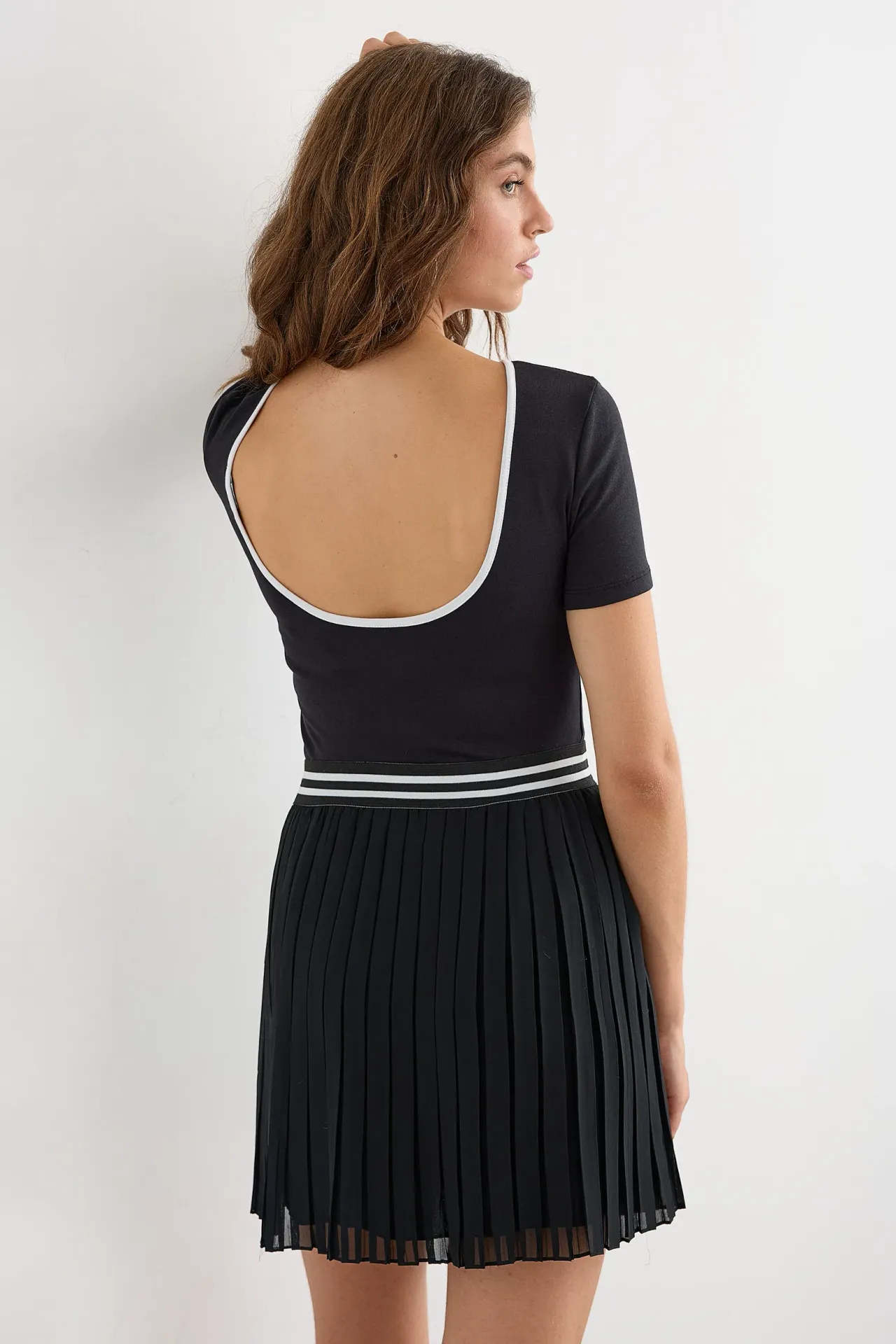 Basic Jersey Tee with Open Back