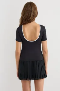 black-image-4