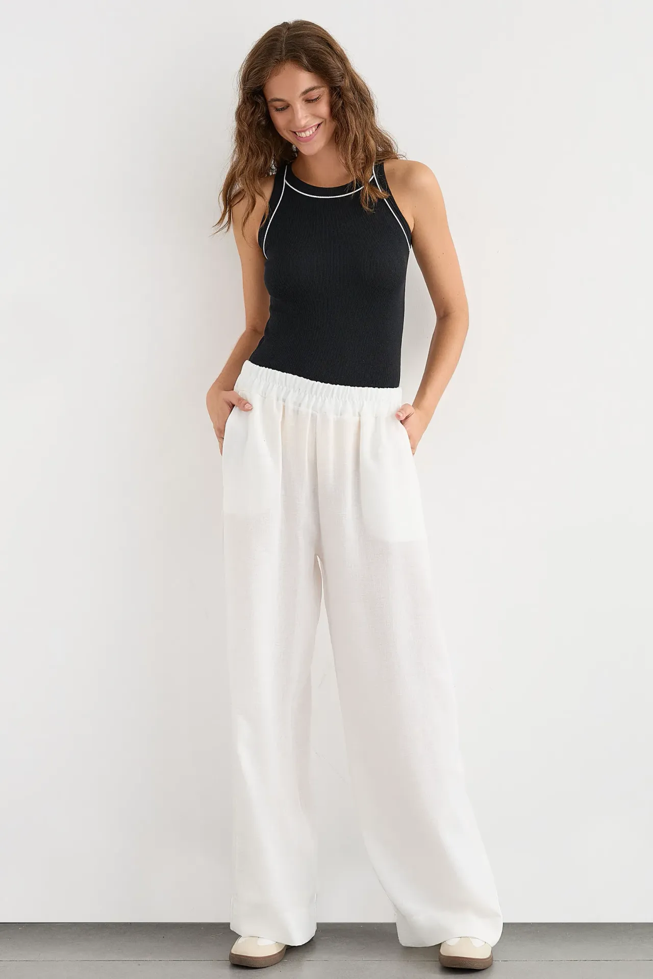 Contrast Ribbed Round Neck Sleeveless Camis