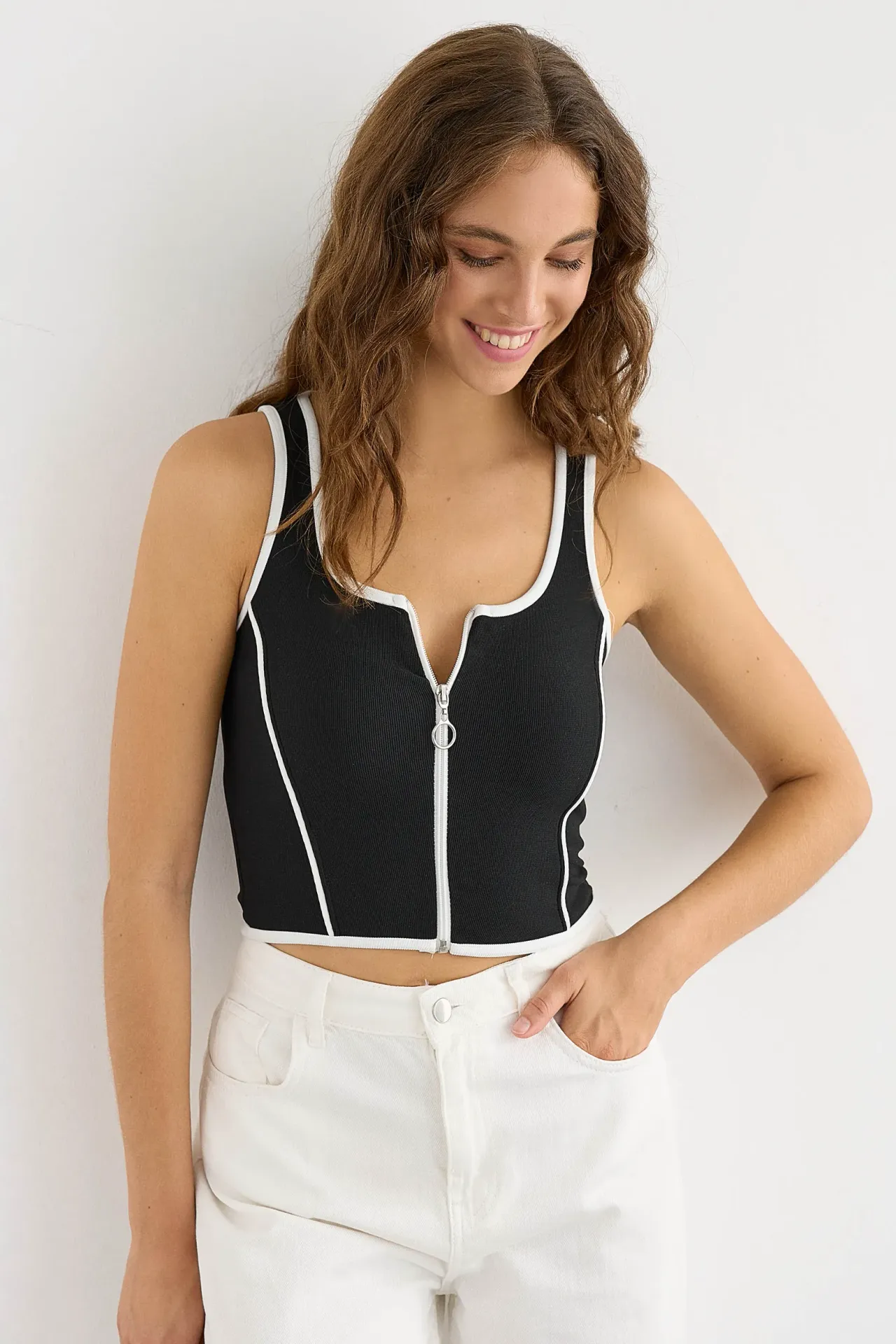 Contrast Zip-Detail Sleeveless Crop Top