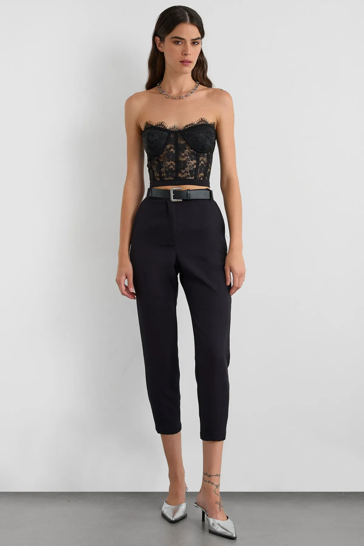 Lace Trim Cropped Strapless Camisole 3