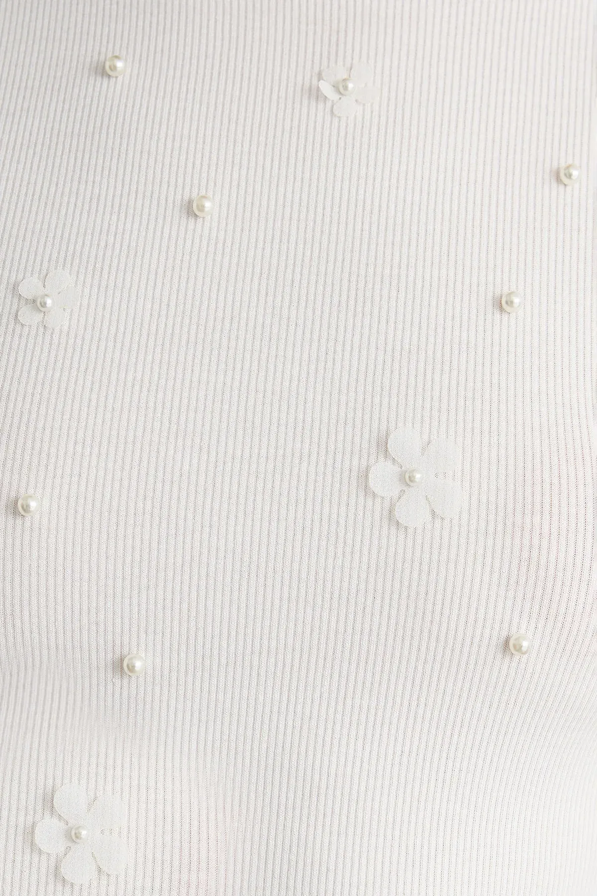 Embroidered Short-Sleeve Tee 5