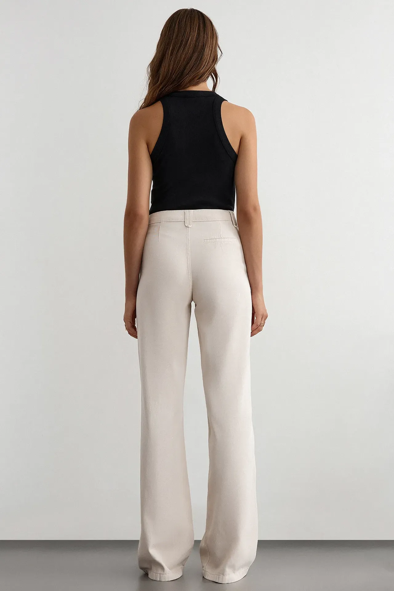 Mid-Rise Wide-Leg Pants with Pintuck Detail