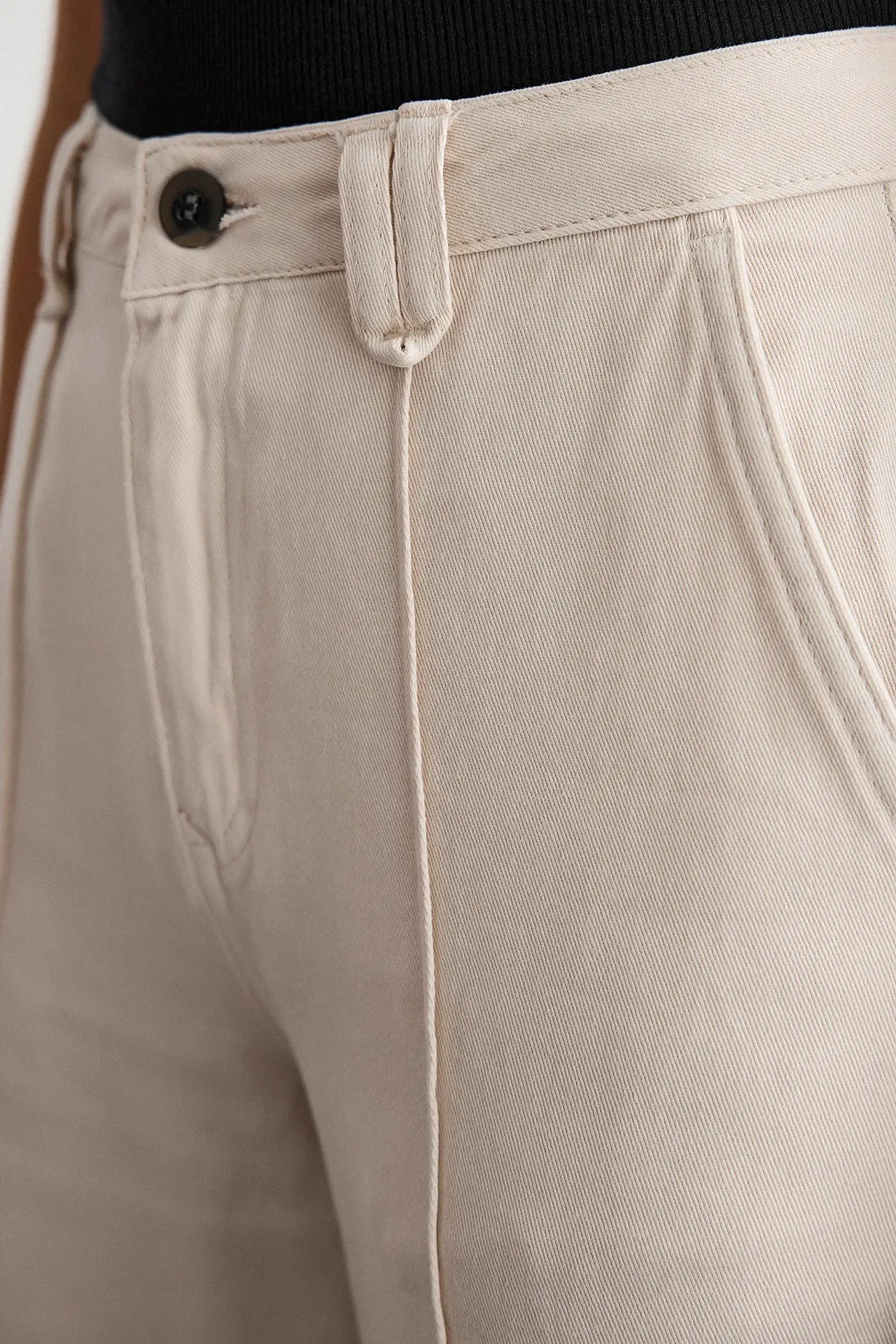 Mid-Rise Wide-Leg Pants with Pintuck Detail