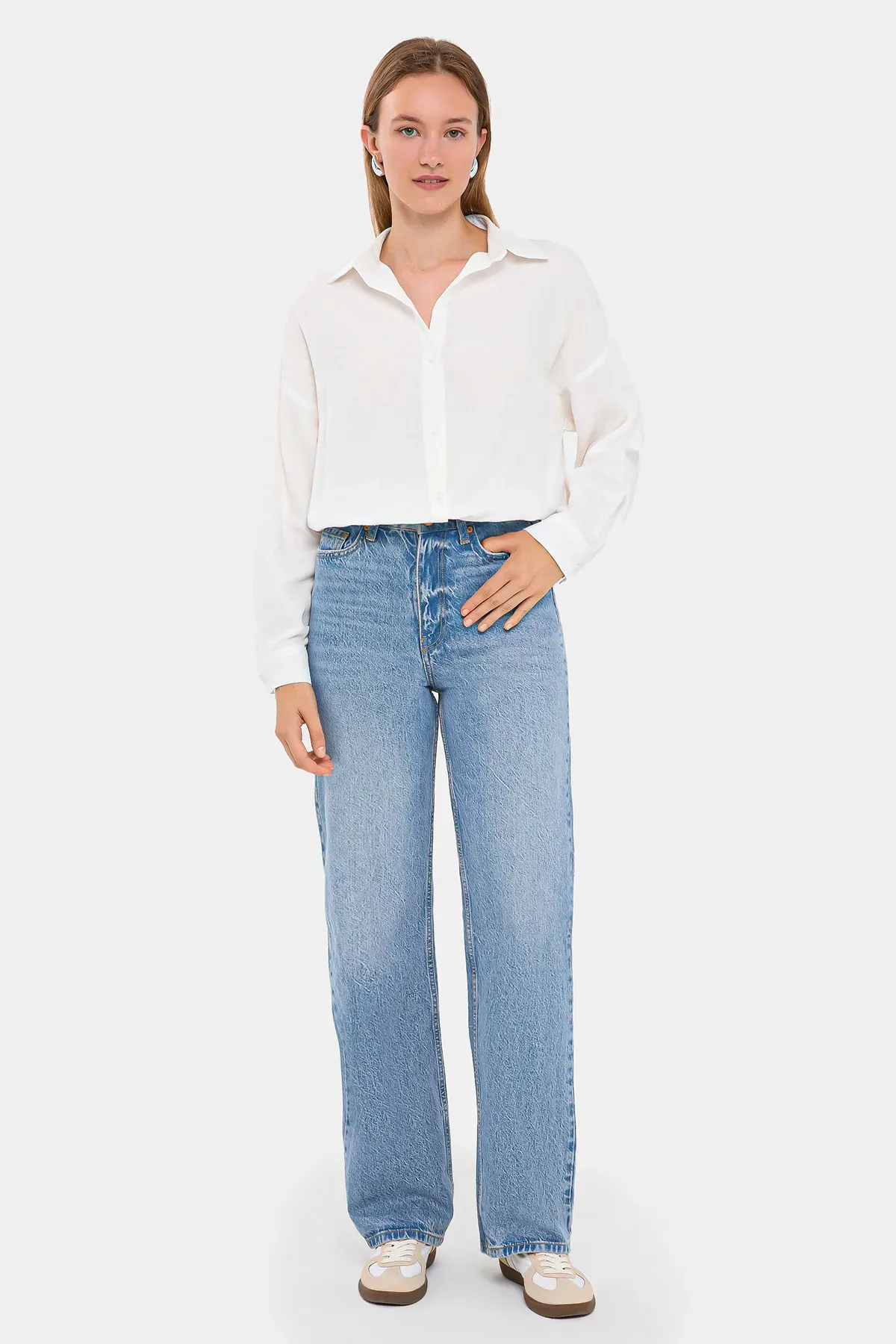 Classic Buttoned Long Sleeve Shirt 2