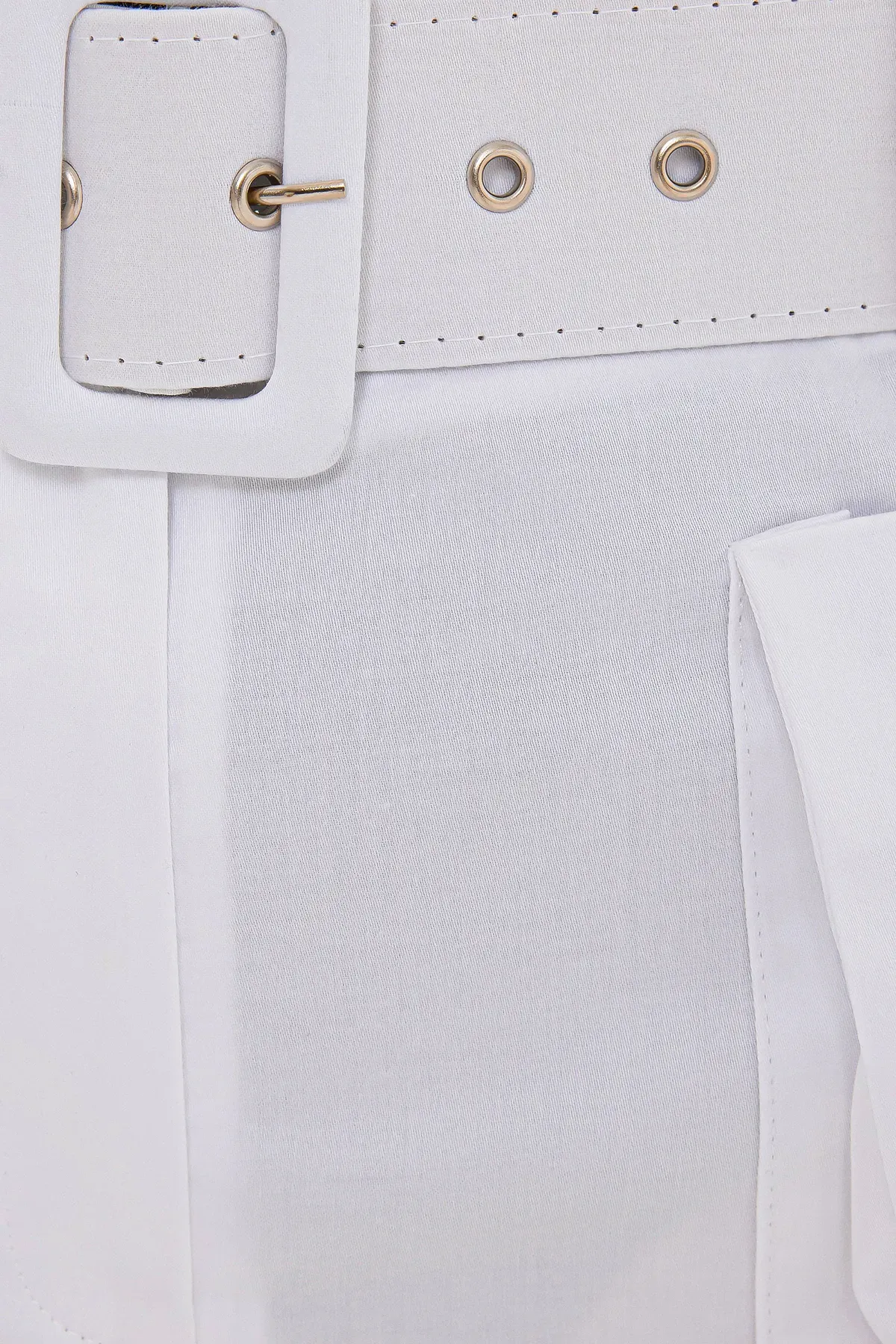 Cotton High-Waist Shorts with Pocket and Belt Detail 5