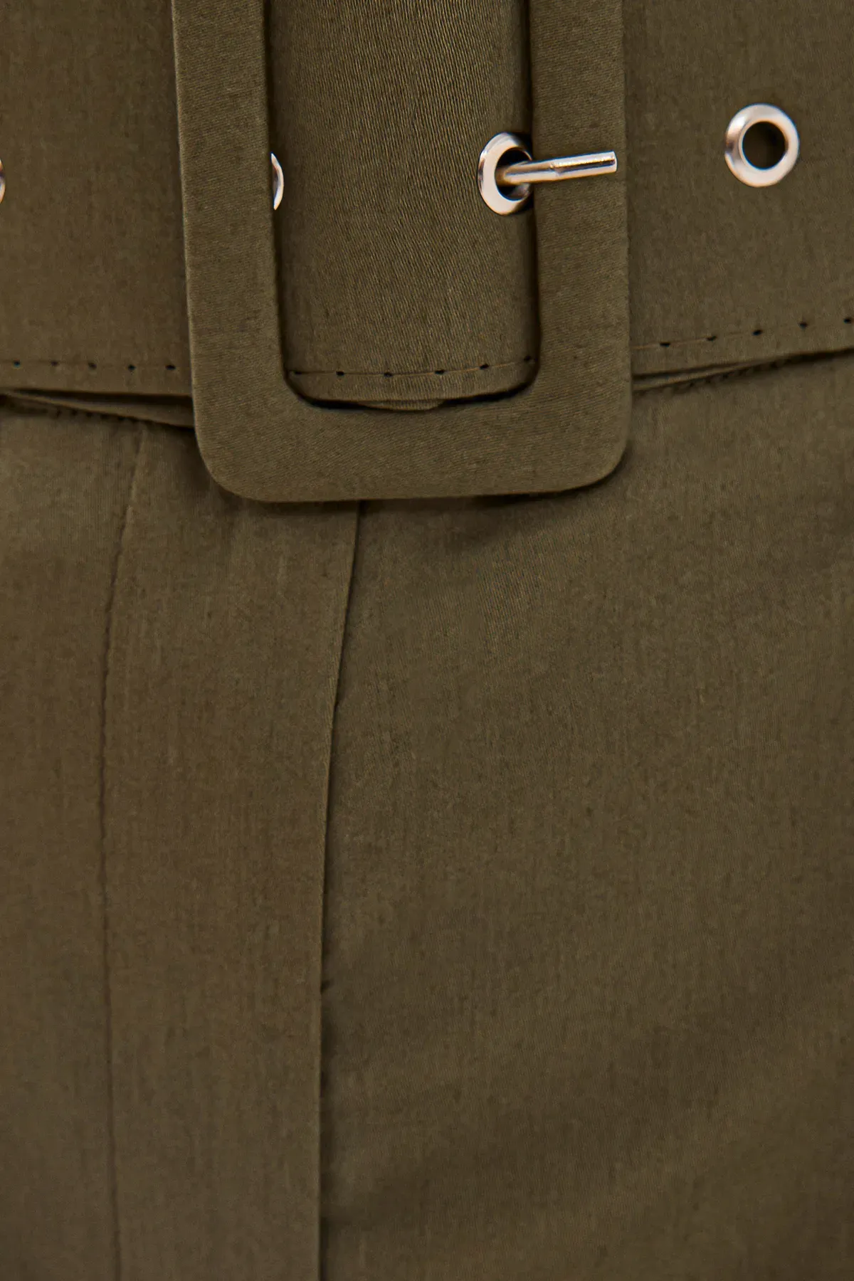 Cotton High-Waist Shorts with Pocket and Belt Detail 5