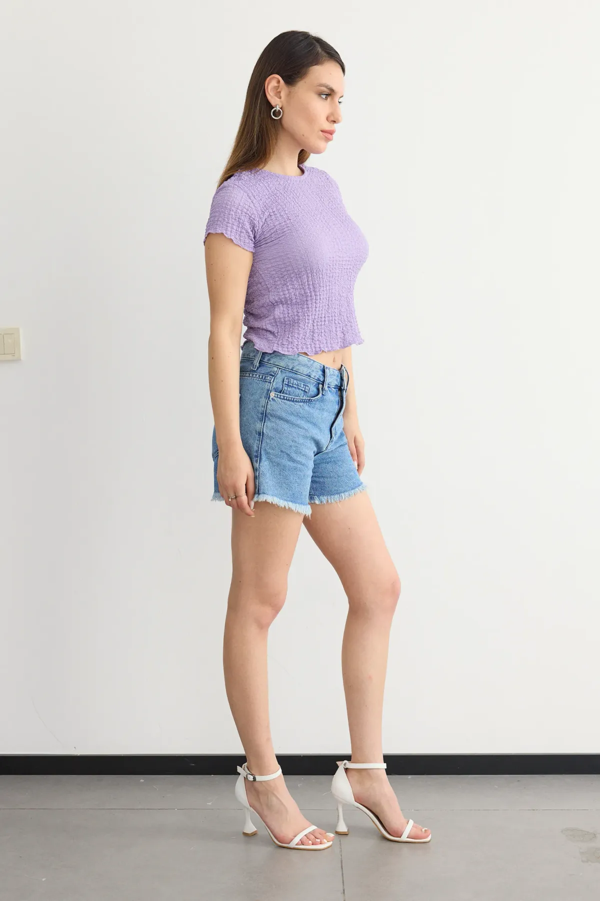 Short-Sleeve Round Neck Cropped Top in Textured Twisted Fabric 3