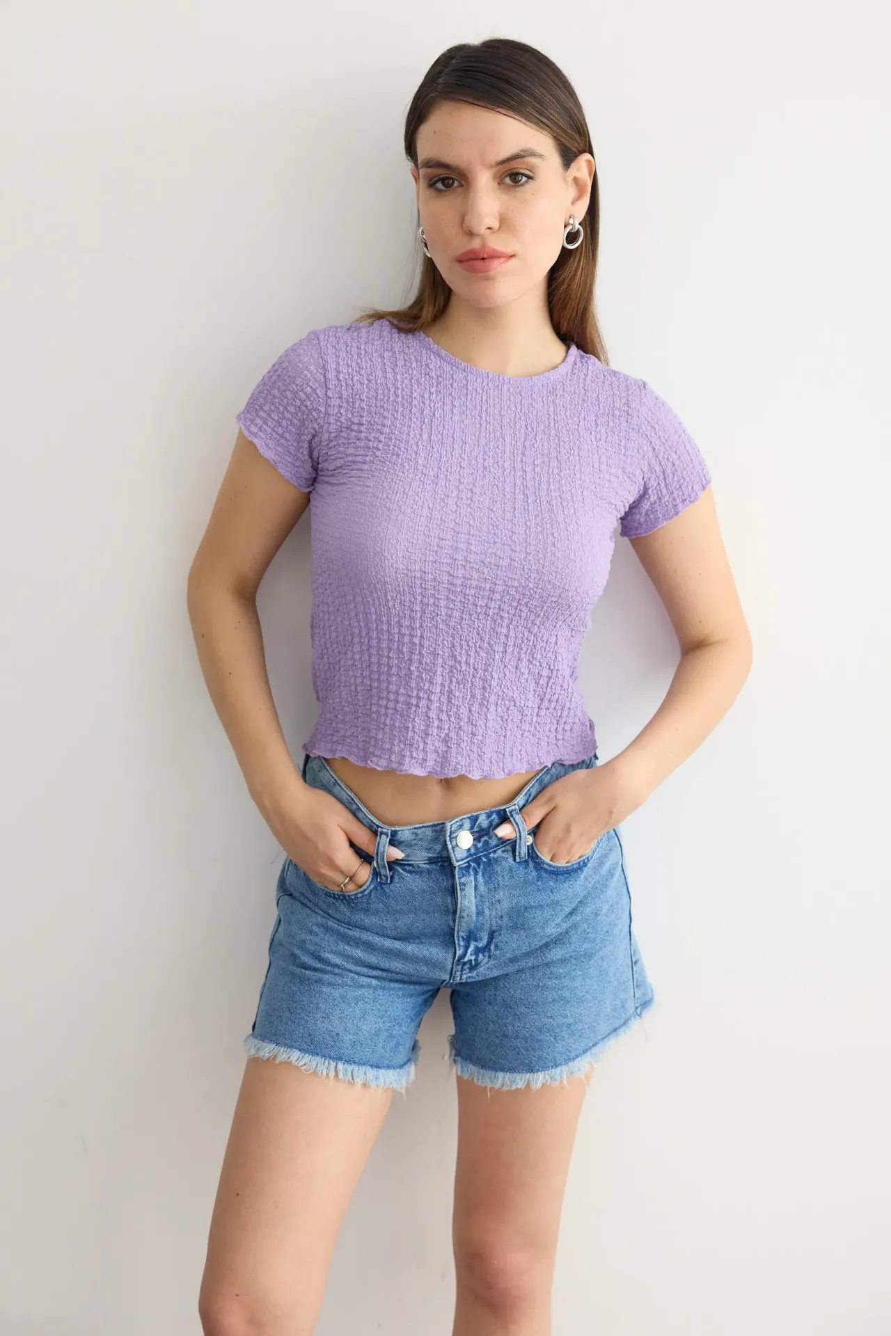 Short-Sleeve Round Neck Cropped Top in Textured Twisted Fabric