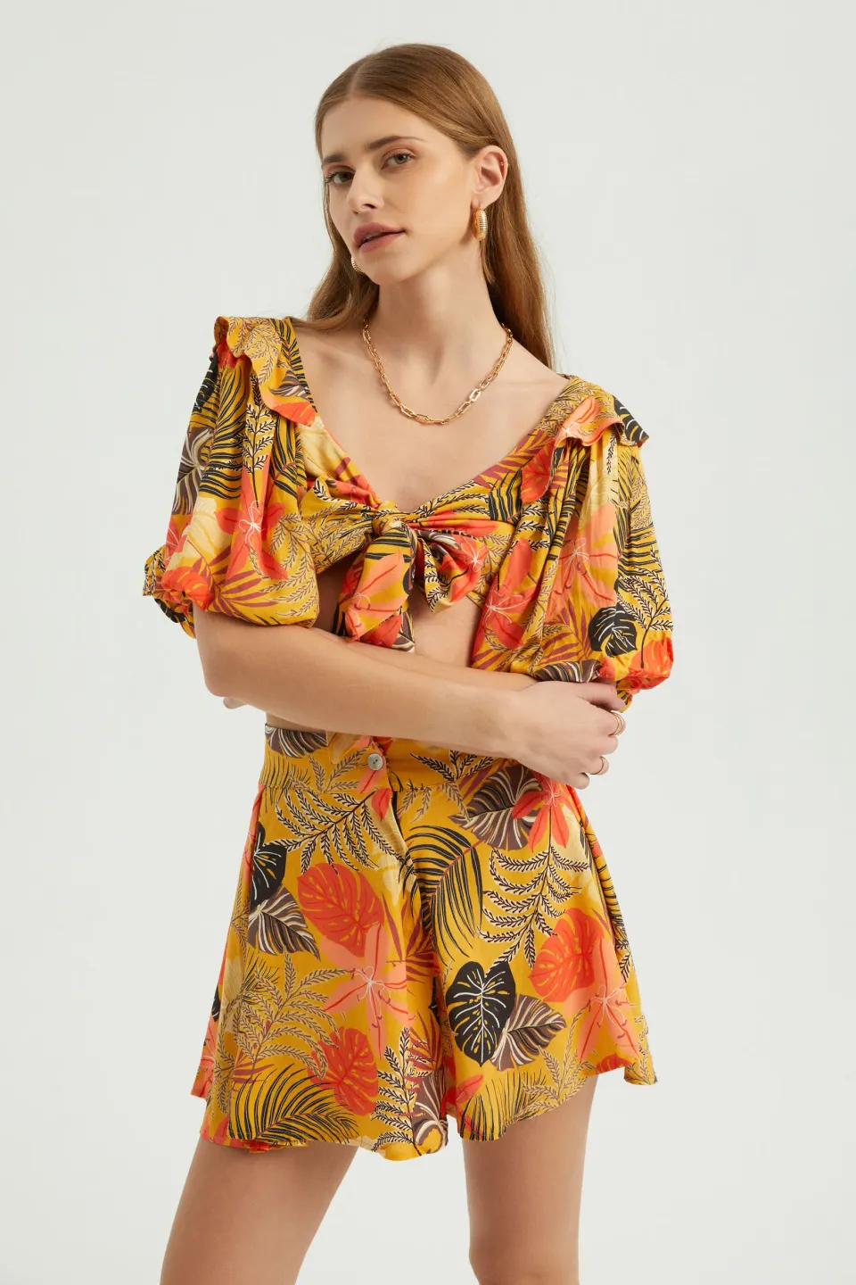 Sweetheart Neck Tie Front Puff Sleeves Crop Top