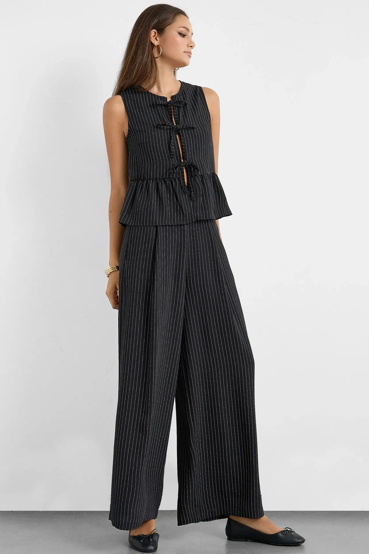Wide-Leg Striped Pleated Pants