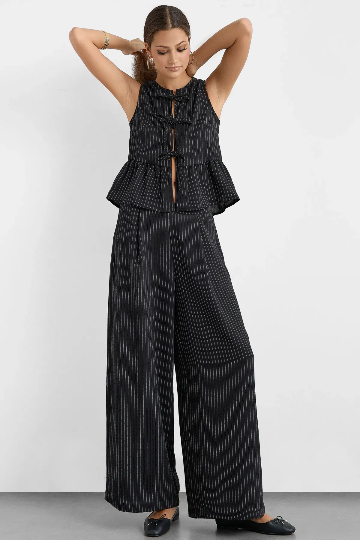 Wide-Leg Striped Pleated Pants 1