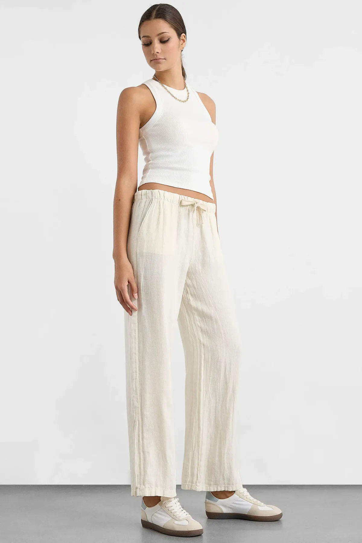 Elastic Waist Straight-Leg Pants 3