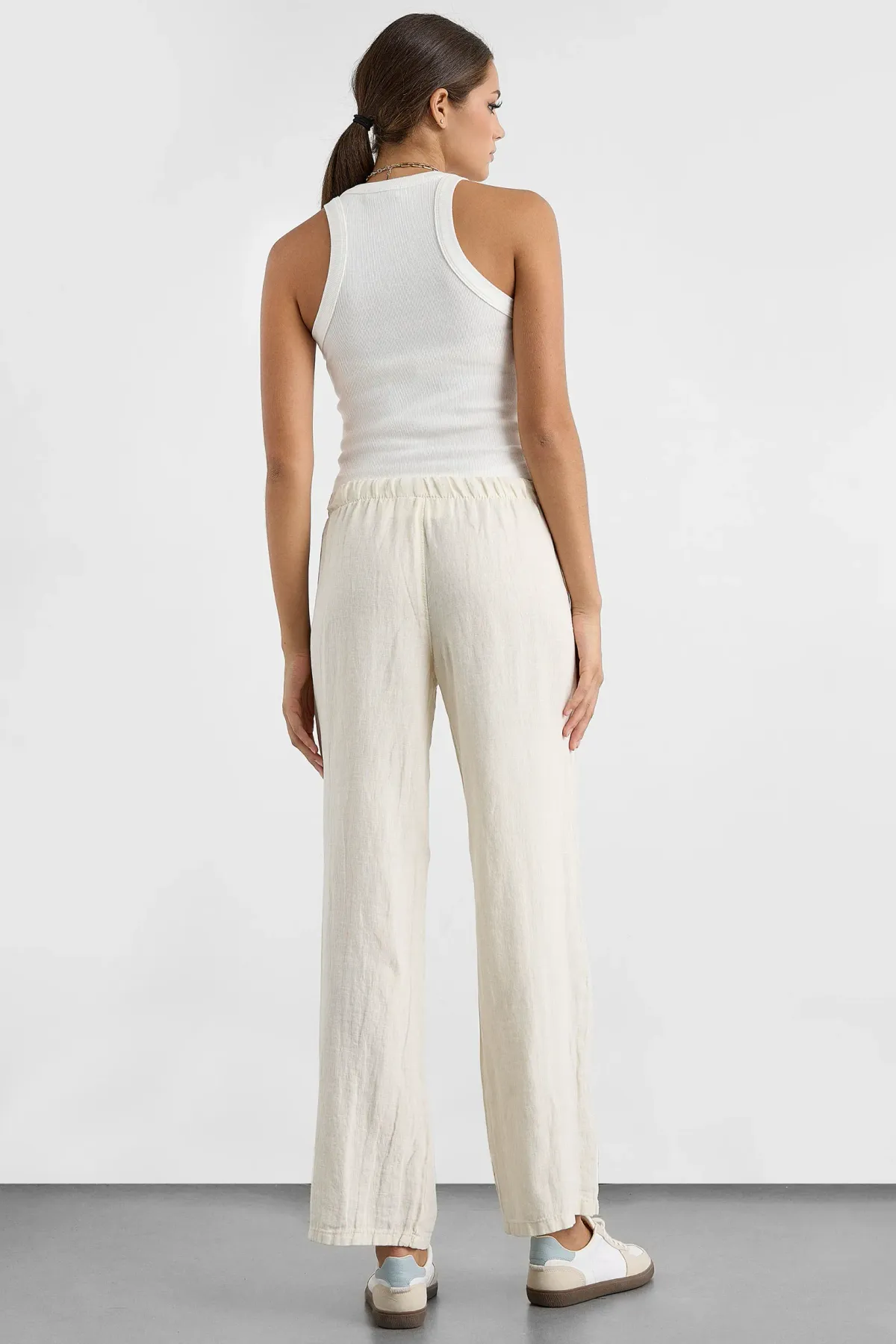 Elastic Waist Straight-Leg Pants 4