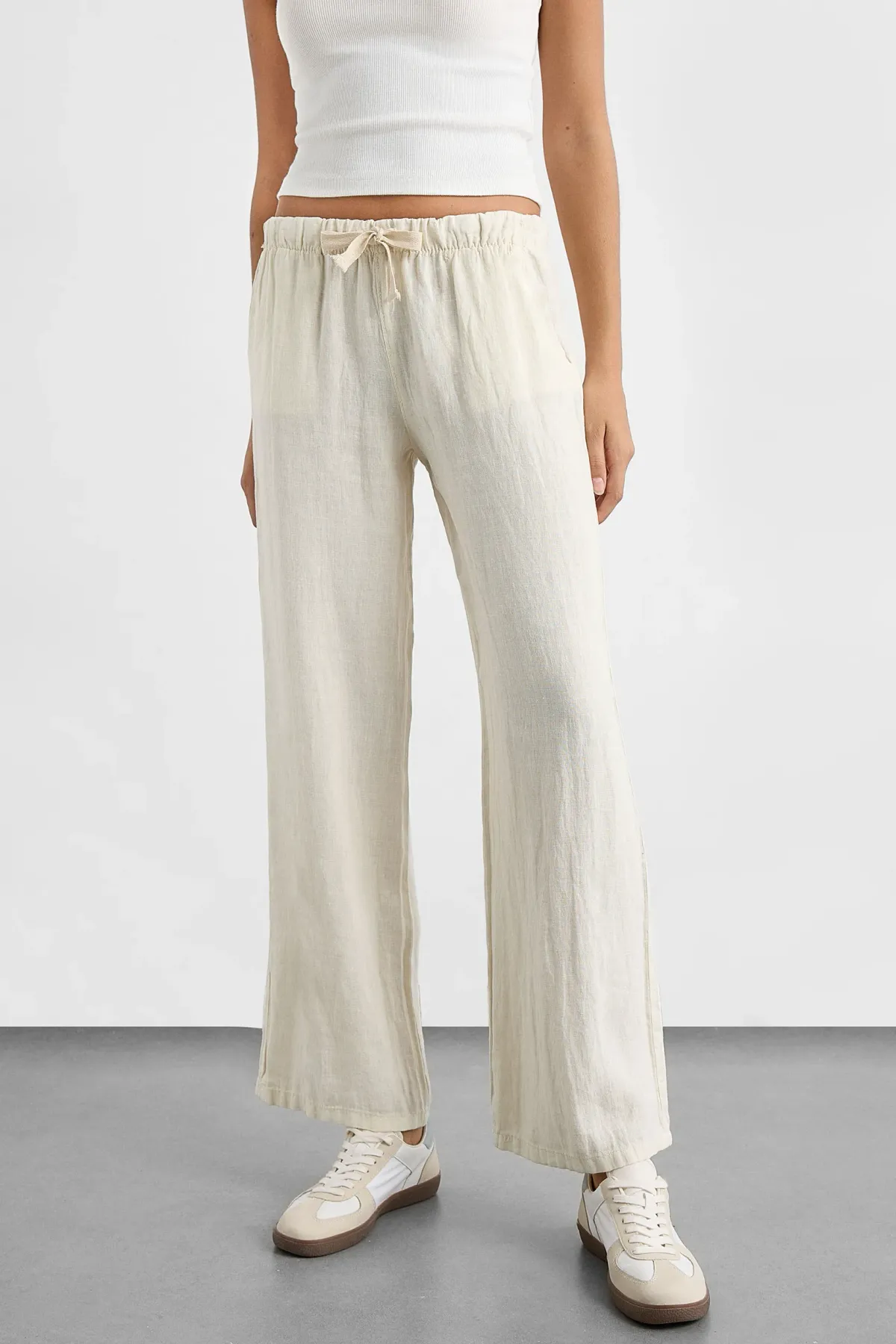 Elastic Waist Straight-Leg Pants 2