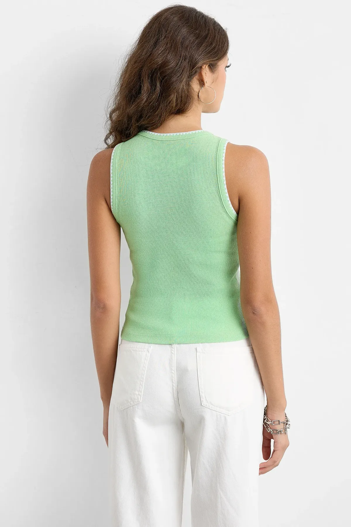 Contrast Detail Sleeveless Blouse with Blanket Stitch 4