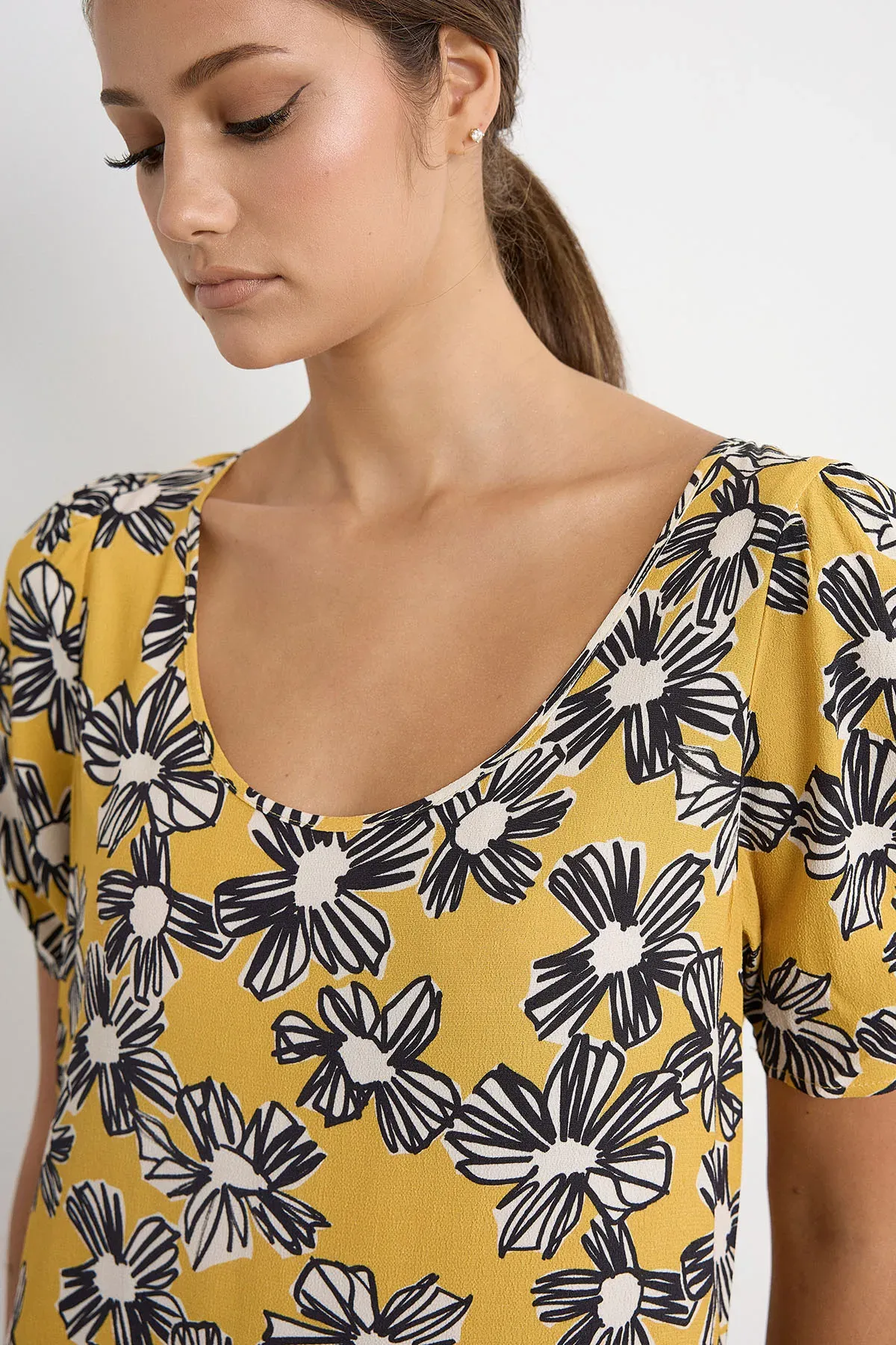 Short Sleeve Printed Mini Dress 5