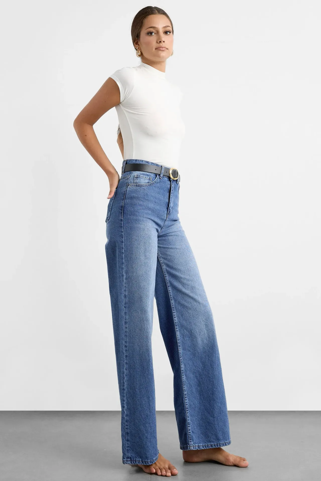 High-Waist Wide-Leg Jeans 