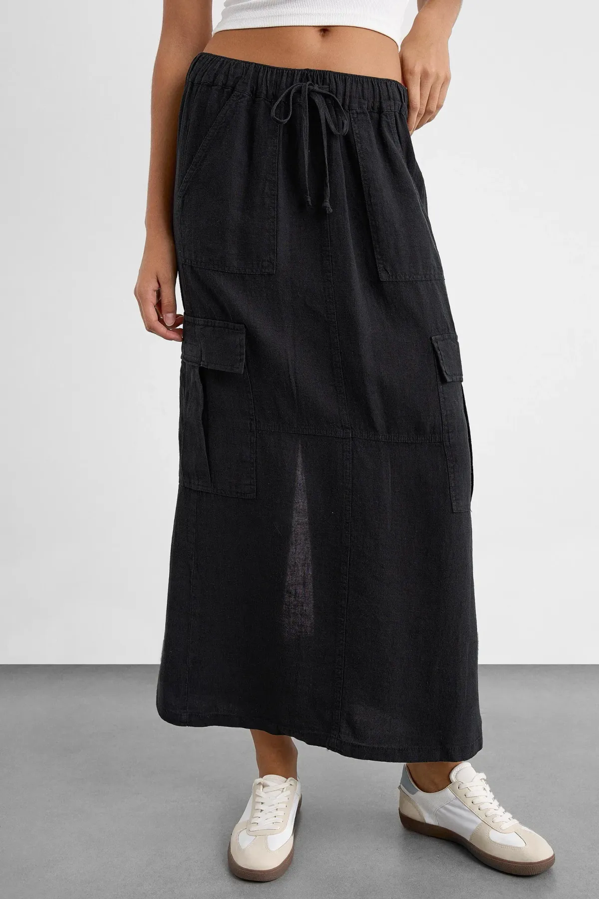 Mid Rise Cargo Skirt with Back Slit 3