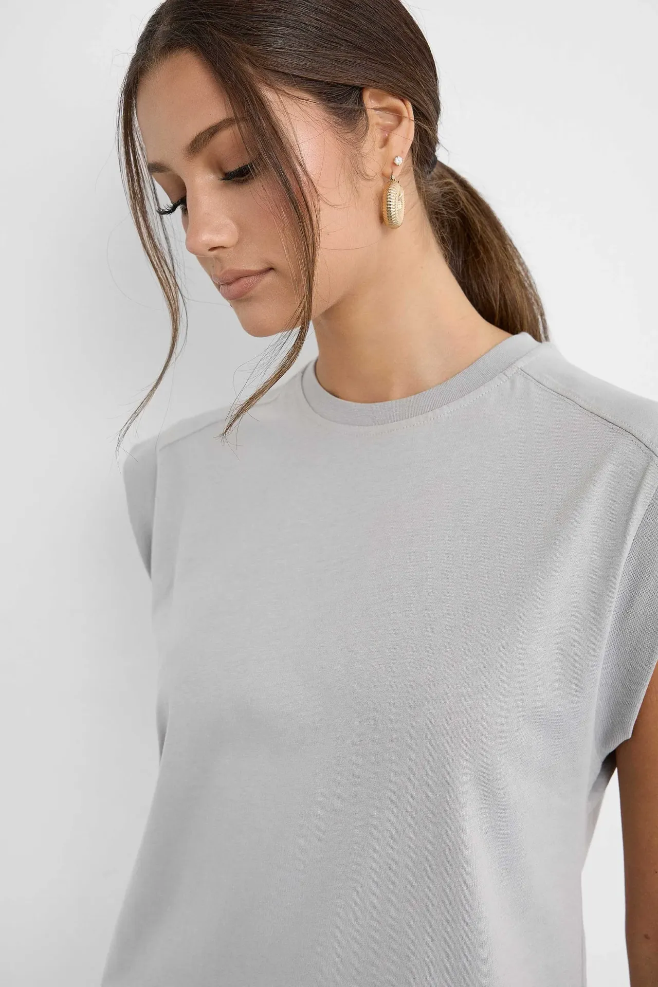 Crew Neck Padded Shoulder Casual T-shirt