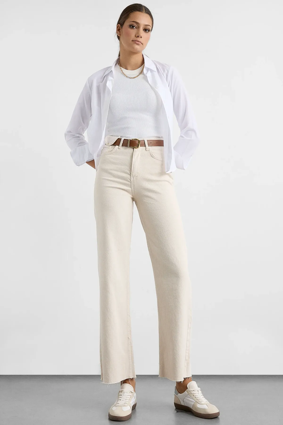 High-Waist Denim Pants with Belt 1